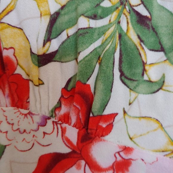 Lulu's floral shrt sleeve wrap dress red, green and white size Medium - Picture 8 of 16